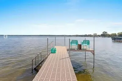 Image de Enjoy 110' of Waterfront w/ Water Toys at Sandy Bottom Bay Beach House For 8! !