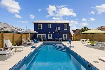Image de Private Pool/Pool House, 4br 5 Bath, 300 steps to beach, pet friendly, Sleeps 14