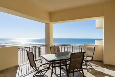 Image de 2 bedroom 1. 5 Bath Brand New Condo, C30701