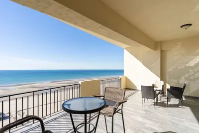 Image de 3 Bedroom condo excellent view, C31105
