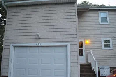 Image de Stunning view of Lake Christine w/ a 3-min walk to Croatan beach!