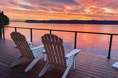 Image de Seaside Serenity Beach Getaway w/ kayaks & SUPs!