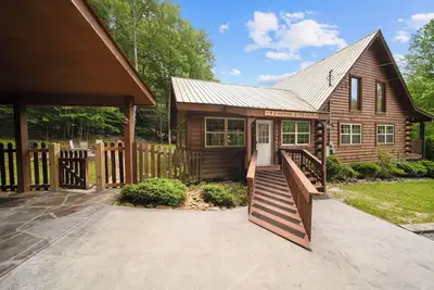 Cabin in the Smokies-Sleeps 6-Creek-Hot Tub-Firepit-WiFi-Wheelchair Accessible