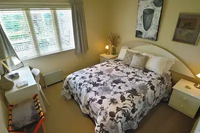 Image de Magpie Cottage - Homestay, B&B. Attractive period cottage with modern amenities.