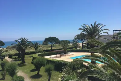 Image de Appartement Dans Residence Avec Piscine Vue Mer Direct Plage