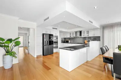Image de 10 Majestic Maylands 4BR_Walk to River!