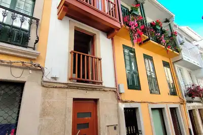 Image de Casa de Diseño Moderno en el Centro de Pontedeume