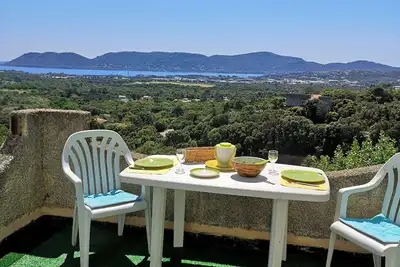 Image de Haut de Villa Avec vue sur Golfe. Entre mer et Montagne