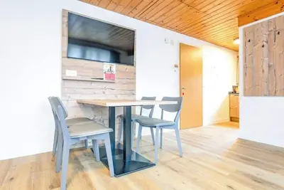 Image de First Apartment