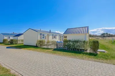 Image de Discover the perfect balance between peace, nature and comfort at Chalet park Luttikduin in Callantsoog!