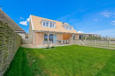 Image de Hoeve Noord: Nice Holiday Home for Six on the Coast with Enclosed Garden