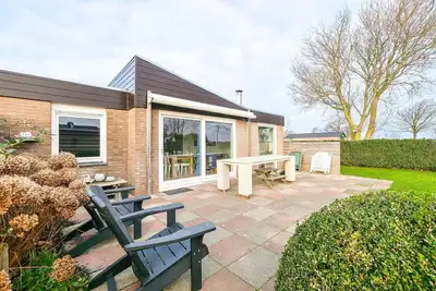 Image de Vacation home Jamaphista: Spacious Bungalow for Six on Quiet Park de Blenck in Callantsoog - Ideal for Family Vacations