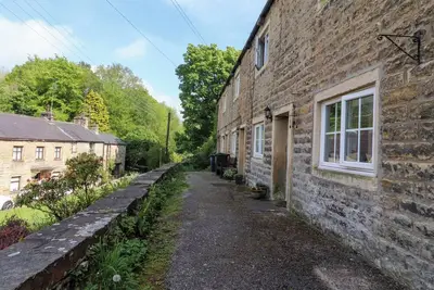 Silk Cottage, pet friendly, with open fire in Bentham, Yorkshire