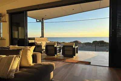 Image de Oceanfront home overlooking Blue Bay Beach