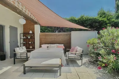 Image de Maison Provençale Avec Piscine, 6 Personnes
