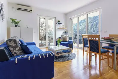 Prcanj hill apt with sea view terrace