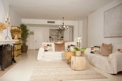 Image de Magnifique Apartement de Trois Chambres en rez de Jardin