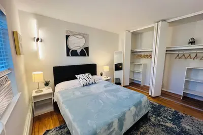 Image de Newly renovated, sunny 😎 1bed/1bath Apartment