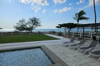 Image de Penthouse on the Beach!