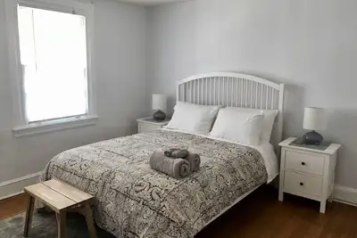 Image de Beautiful bright four bedrooms in Rittenhouse Square above cafe