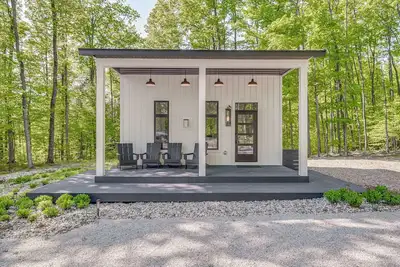 Image de Modern Bellaire Cabin < 5 Mi to Lake & Slopes!