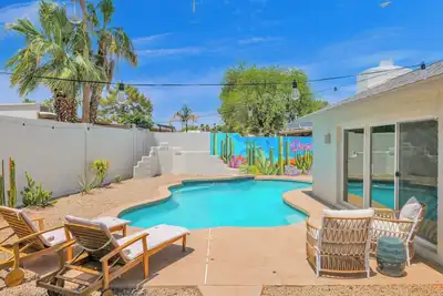 Image de Desert Skies: Free Heated Pool, Hiking, Mountain Views + Adventure Gear Included