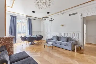 Image de Sublime Apartment Montaigne/Arc de Triomphe