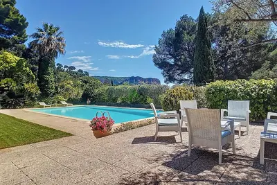 Image de Maison en pleine nature avec piscine à Cassis