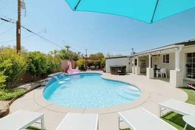 Image de Scottsdale Home - Heated Pool/Hot Tub/Ping Pong Table