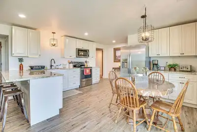 Image de Peaceful Missouri Getaway w\/ Valley View & Patio!