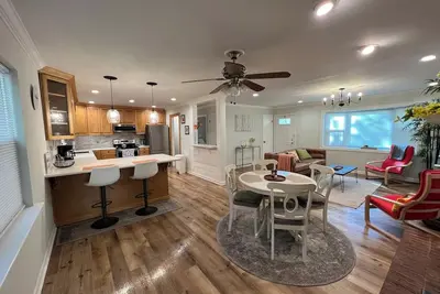 Image de Sunny Spacious Retreat to Relax and Unwind Family Friendly