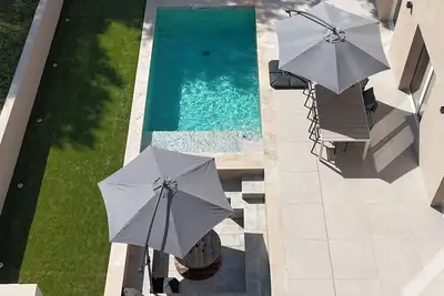 Image de Villa Leoni – Détente entre piscine privée et plages de la Côte d’Azur