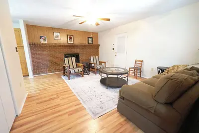 Image de Spacious Home Near Wec, The Roberts Center and Wilmington College