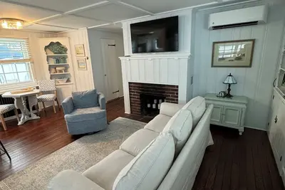 Image de Beautiful renovated quiet cottage.