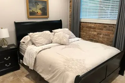 Image de 2 bedroom apartment next to Lsu campus