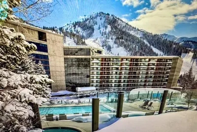 Image de Snowbird The Cliff Club - ski in\/ski out, mountain view large condo sleeps 10