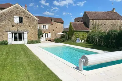 Image de Grande maison familiale avec piscine chauffée (été) près d'Avallon et Vezelay