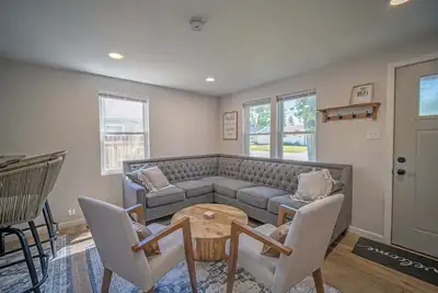 Image de Superb Deal! 2 Miles from Beach & National Park