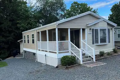 Image de Cozy lake house in Badin Shores Resort!