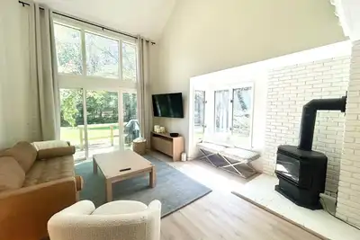 Image de Beautifully Updated Eastman Condo