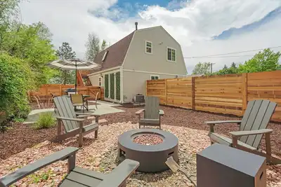 Image de The Hive Downtown: ☀️Hot Tub +🍷Patio + 🔥Fire pit