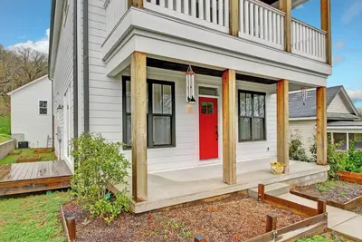 Image de Large Luxury Stay - Historic St. Elmo - King Beds