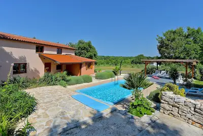 Image de Villa 2327/110984 (Istria - Liznjan), 1000m from the beach