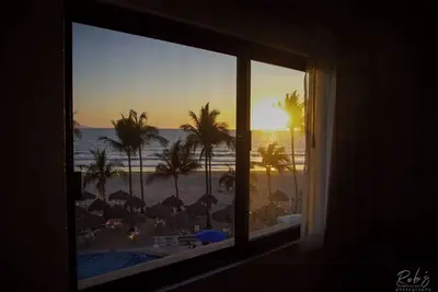 Image de Oceanfront Condo with amazing beach and sunsets in Nuevo Vallarta, Mx
