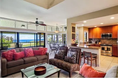 Image de Spacious luxury 2-floor villa with breathtaking ocean, golf, and mountain views.