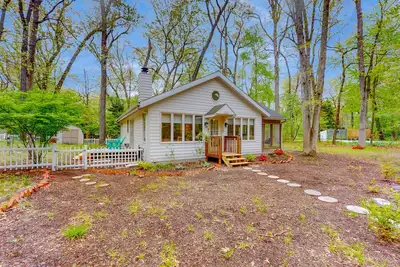 Image de Charming cottage with gas grill, golf cart, central Ac, washer/dryer