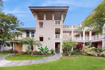 Image de Mountain & Lake-view condo with on-site golf, pool, hot tub, & fitness room
