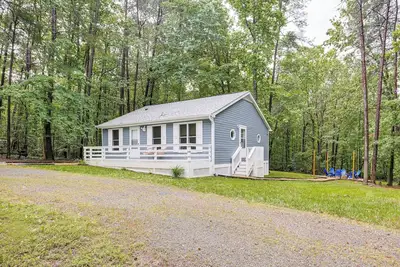 Image de Mineral Cottage w/ Fire Pit: Steps to Lake Anna!