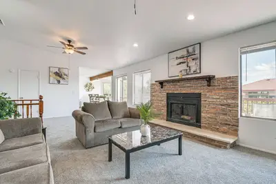 Image de Fountain Hills Home w/ 2 Decks & Mountain Views!