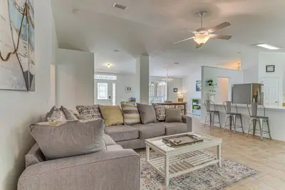 Image de Pensacola Home w/ Large Yard: 4 Mi to Beach